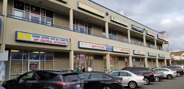 Ba Mien Seafood Market